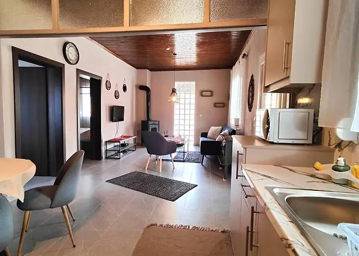 Of Irini Apartamento Komniná